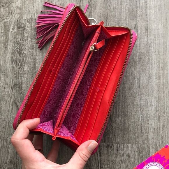 Stella & Dot Wallet - Picture 3 of 3